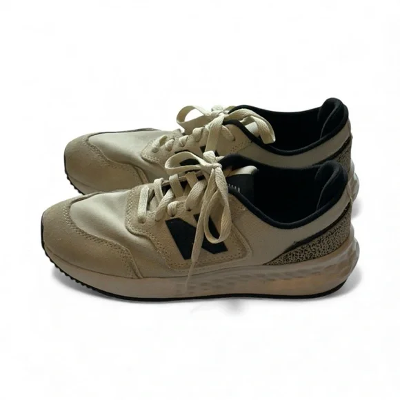 New Balance Women's Beige and Black Sneakers size 6 1/2 - Picture 2 of 7